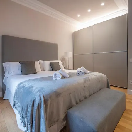 Stylish Diagonal Apartment