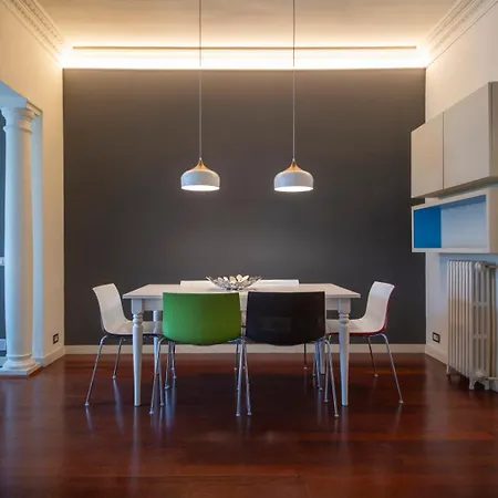 Stylish Diagonal Apartment *