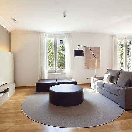 Stylish Diagonal Apartment *