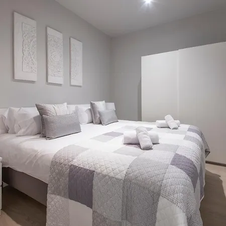 Stylish Diagonal Apartment Barcelona